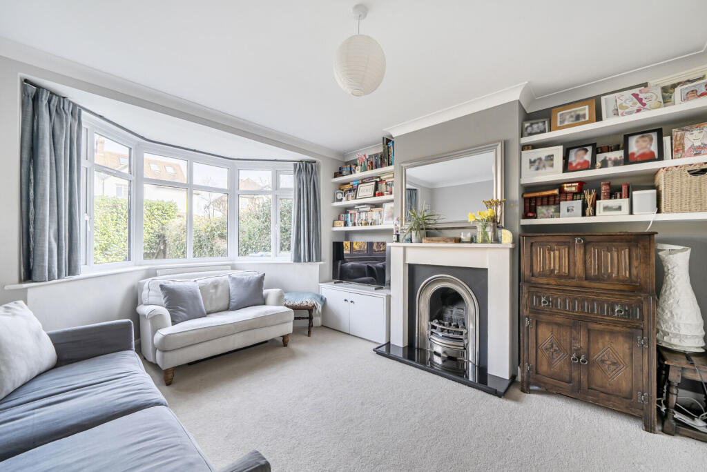 Leigh Road, Cobham, KT11 photo 2