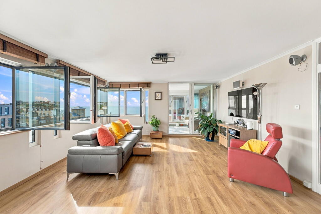 Apartment in Brighton - View 2