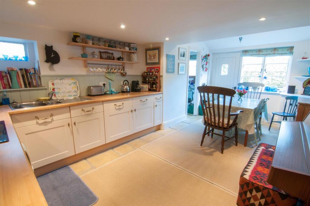 House in Swindon - View 5
