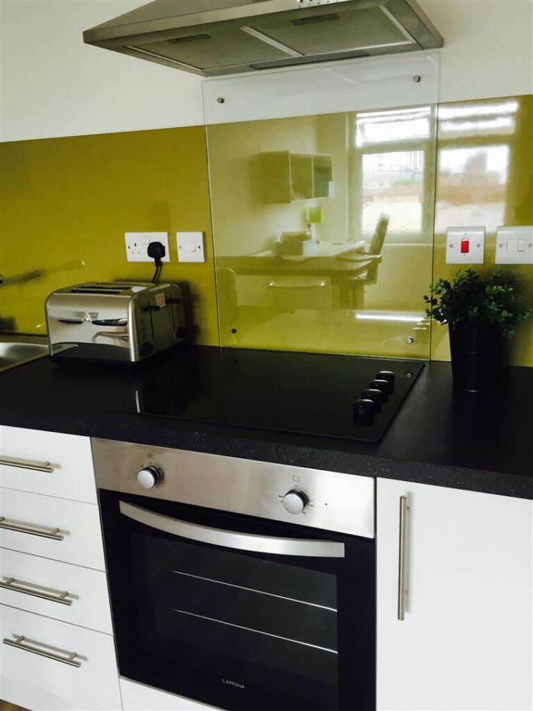 Apartment in Bristol - View 3
