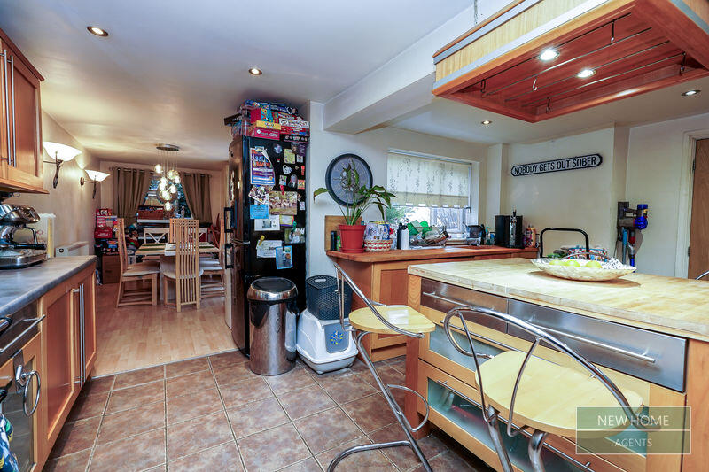 House in Gedling, Nottinghamshire - More