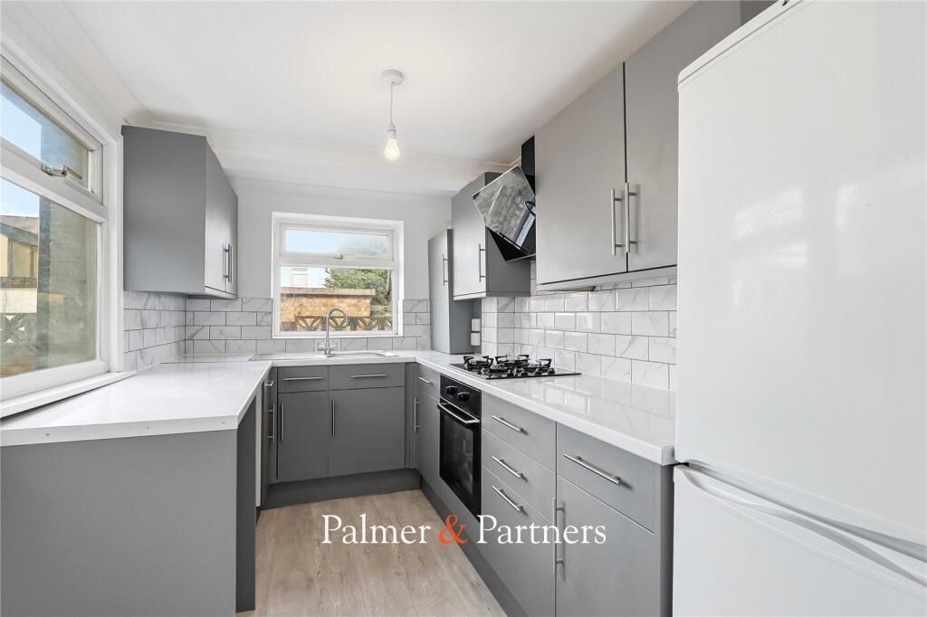 2-bed terraced on Lombardy Place, Chelmsford, Essex, CM1, £325,000