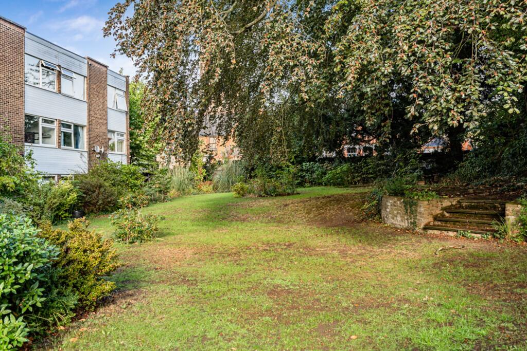 Apartment in Stevenage - View 5