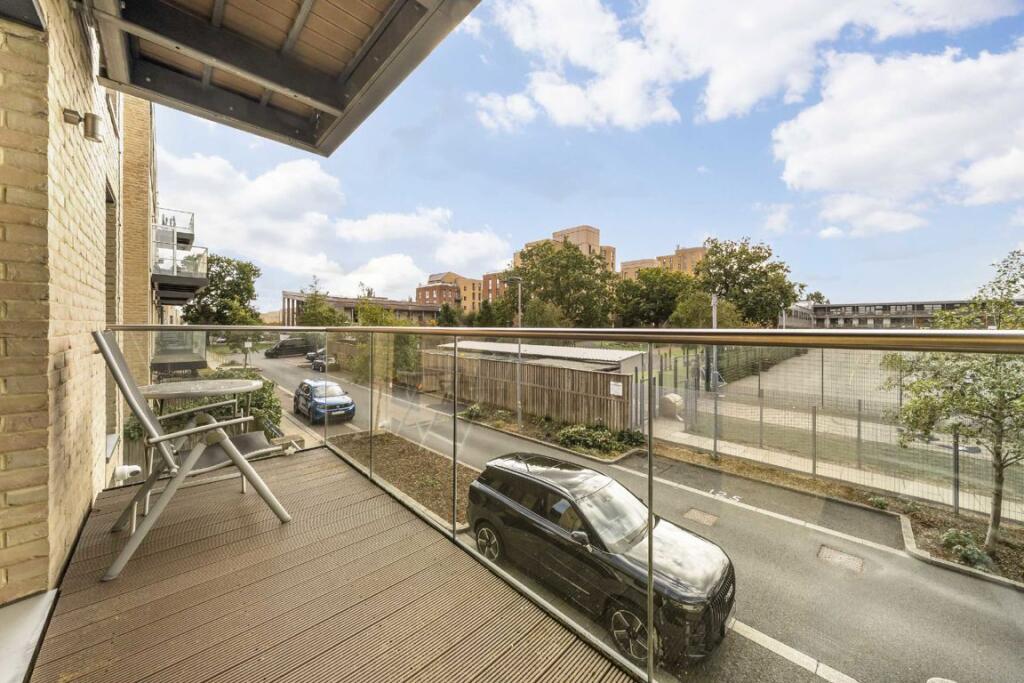 Apartment in Harrow - View 4