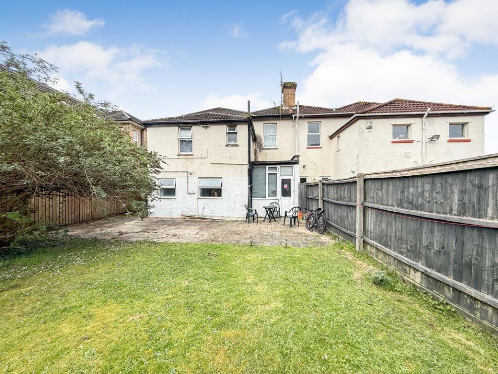 Additional image 12 of 18 St. Swithuns Road South, Bournemouth, Dorset, BH1 3RQ