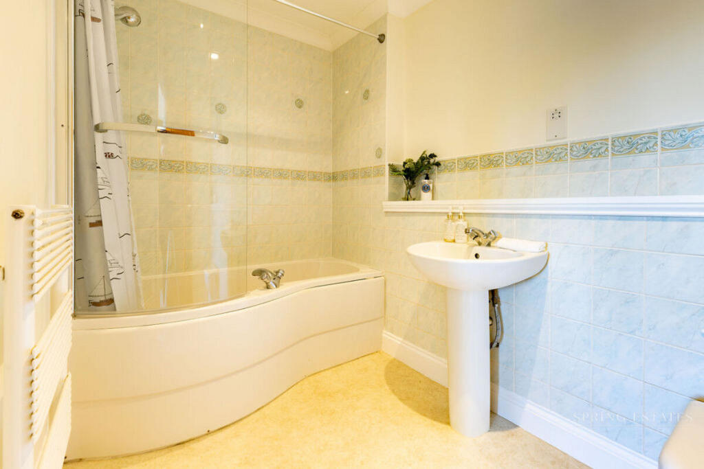 Apartment in Exeter - View 4