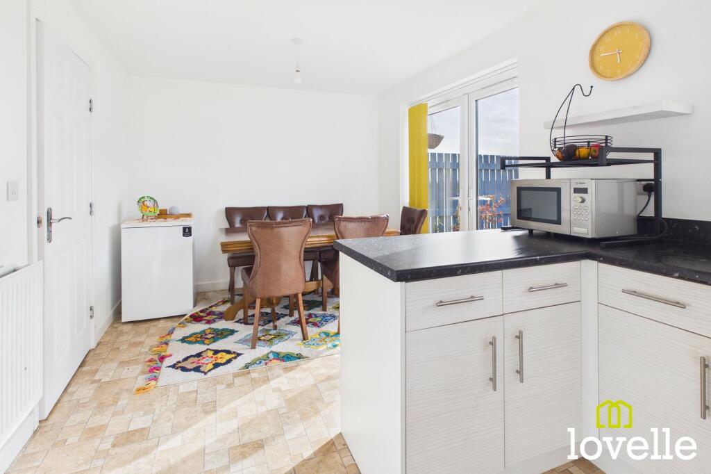 House in Hull - View 5