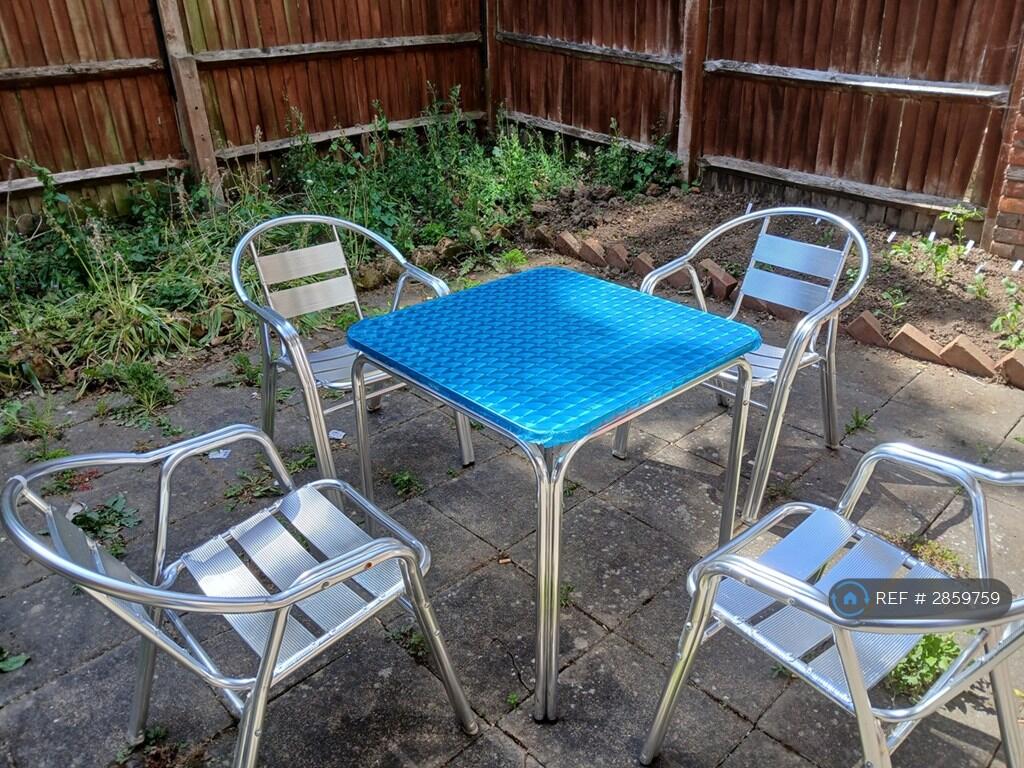 3 bedroom maisonette for rent