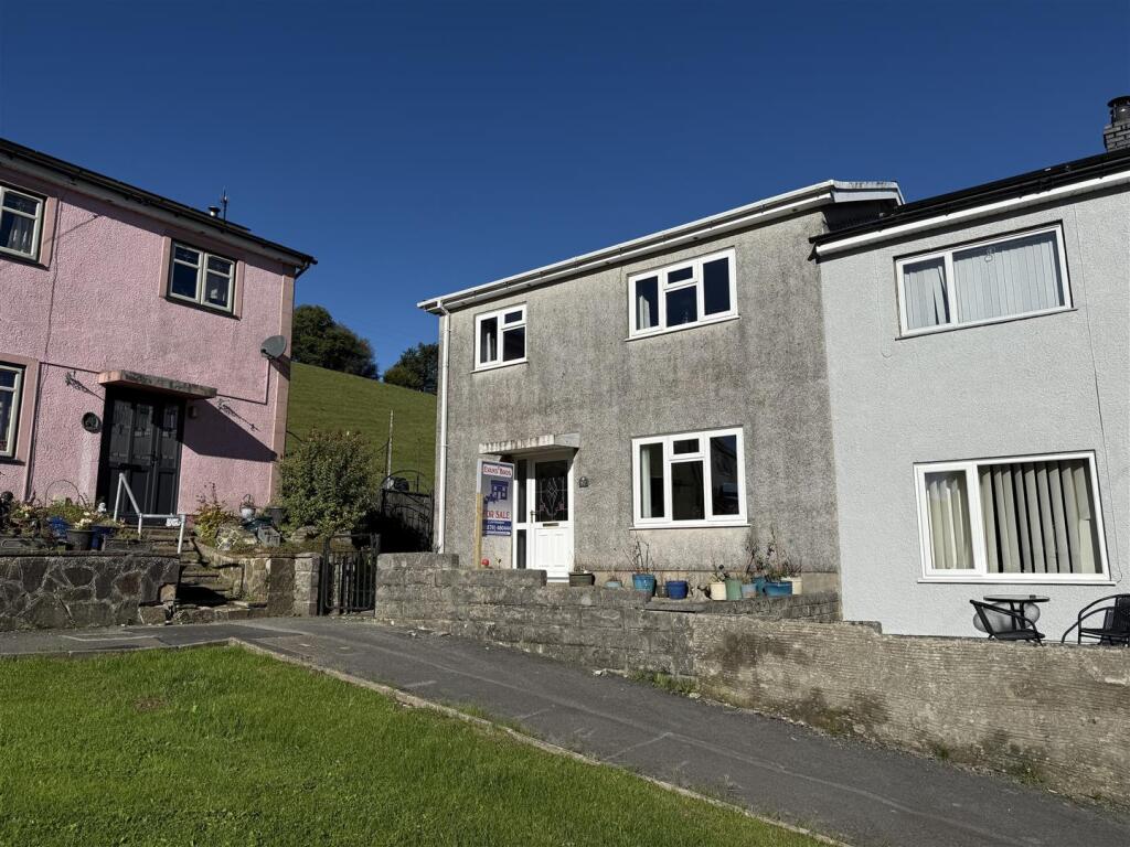 Main image of property: Bro Einon, Llanybydder