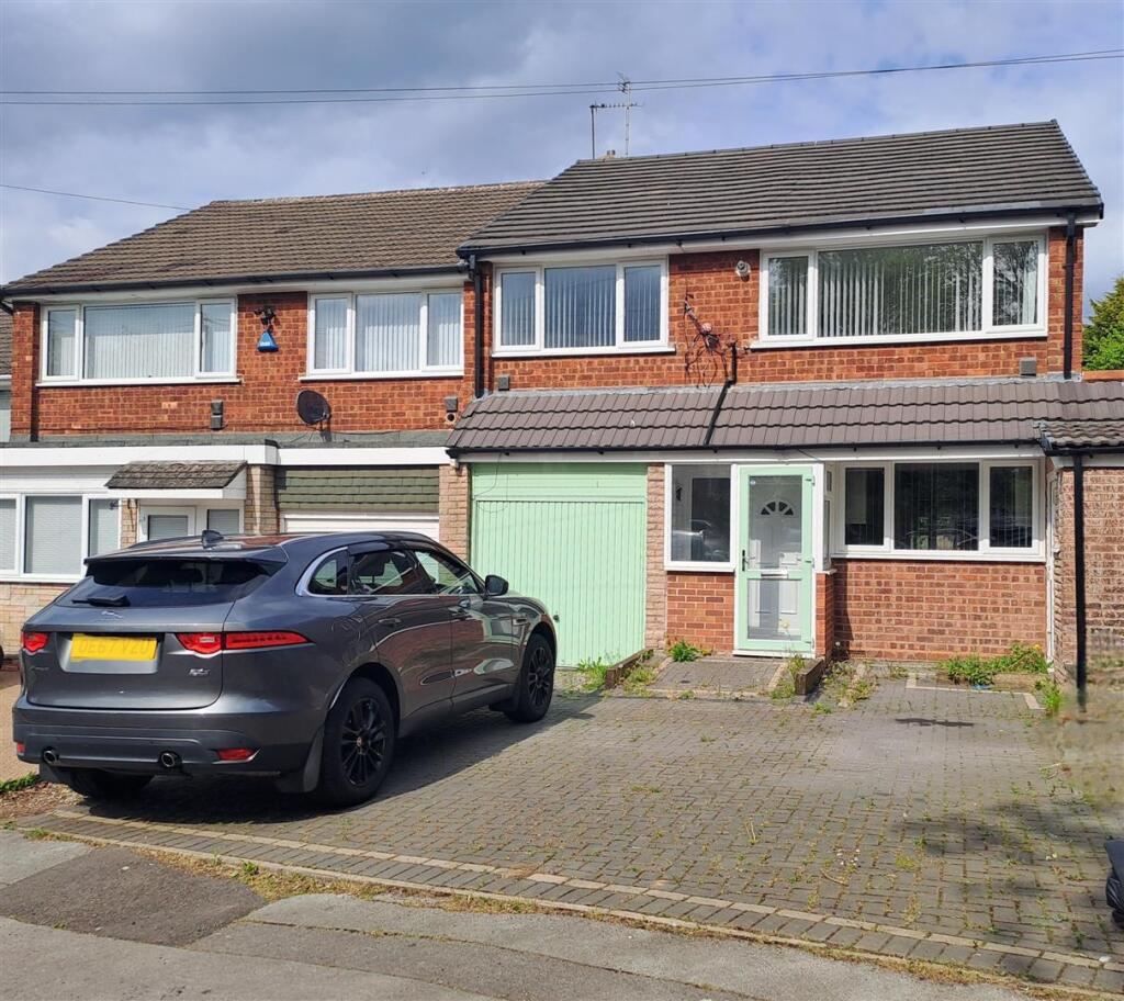 4-bed semi-detached on Moseley Drive, Marston Green, Birmingham, £300,000