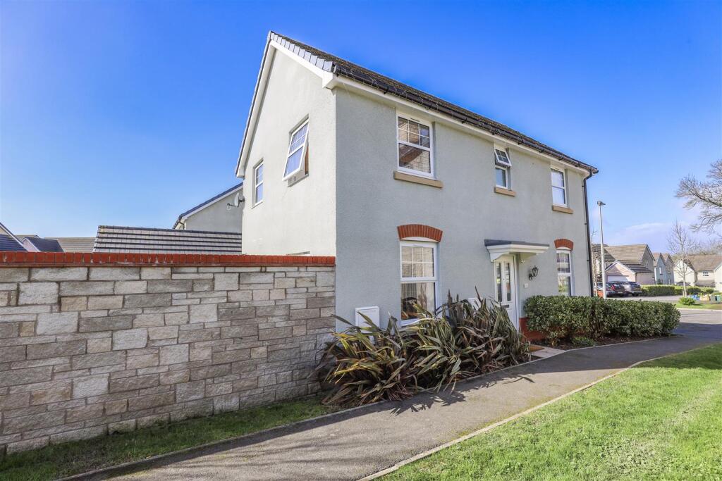 Main image of property: 46 Dunraven Close, Cowbridge, Vale of Glamorgan, CF71 7FG