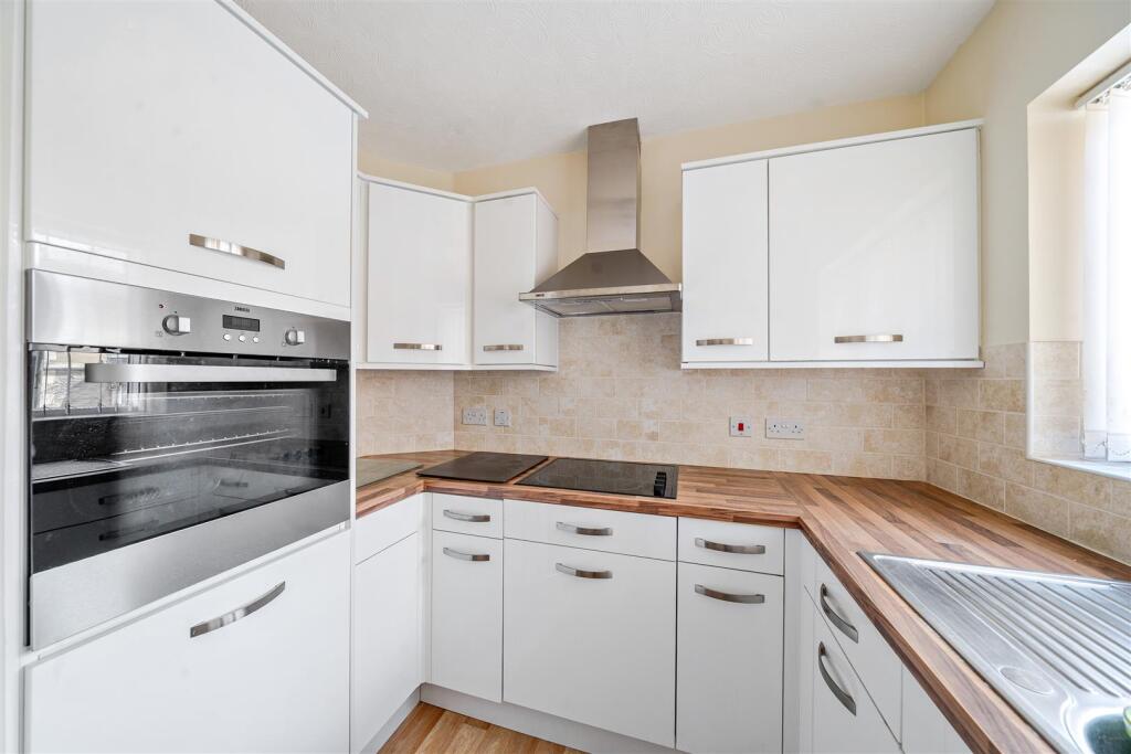 Apartment in Bishop's Stortford, Hockerill - View 5