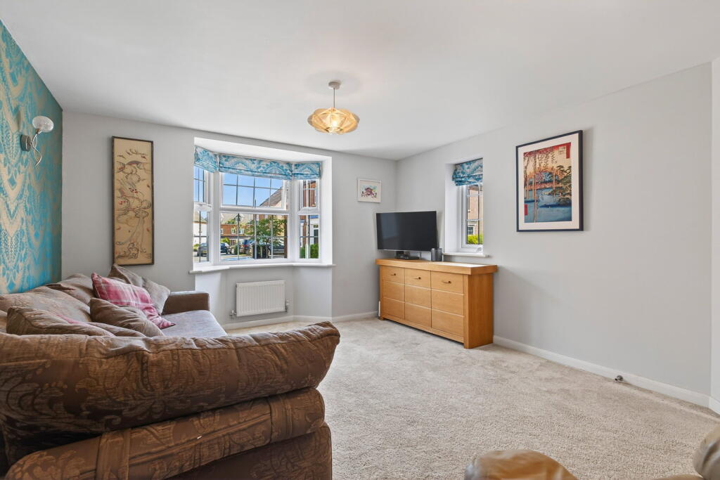 Marmion Close, Market Harborough, Leicestershire, LE16 9GS photo 4