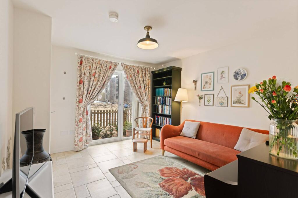 House in Edinburgh, Sighthill - View 2
