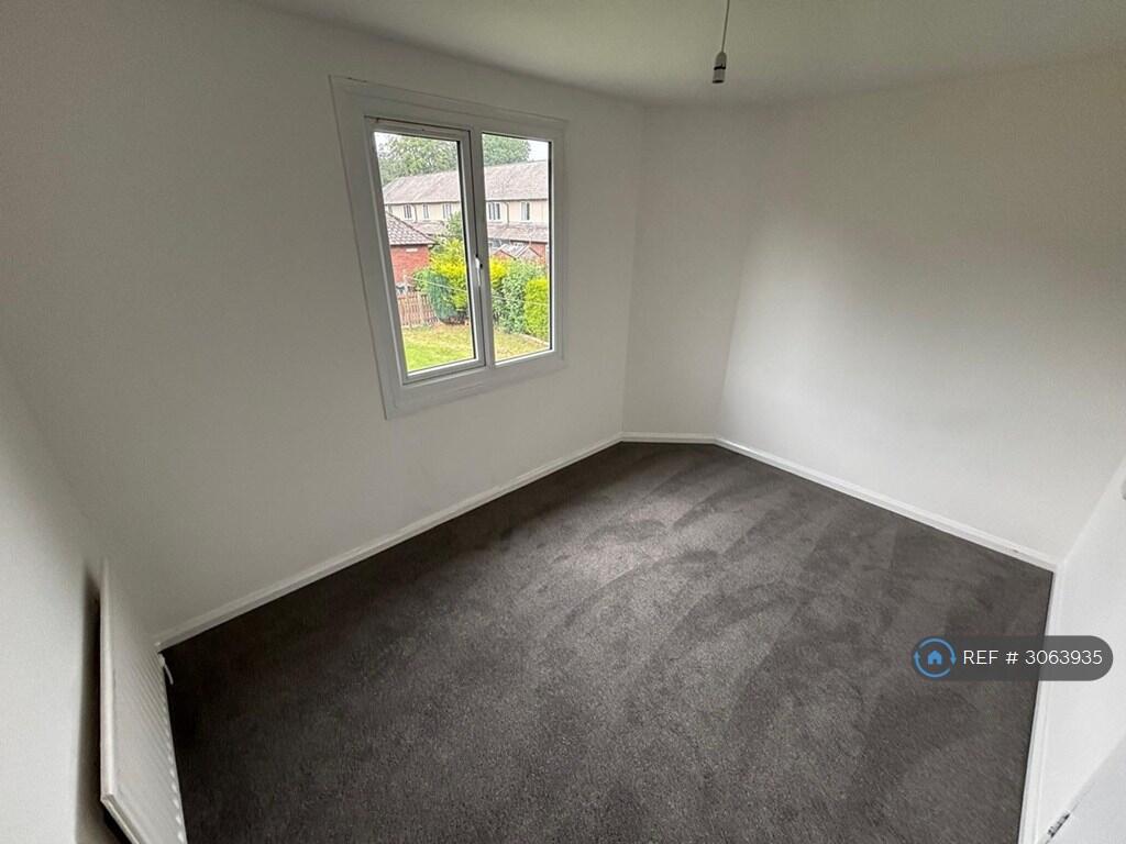 Apartment in Newcastle upon Tyne - View 4