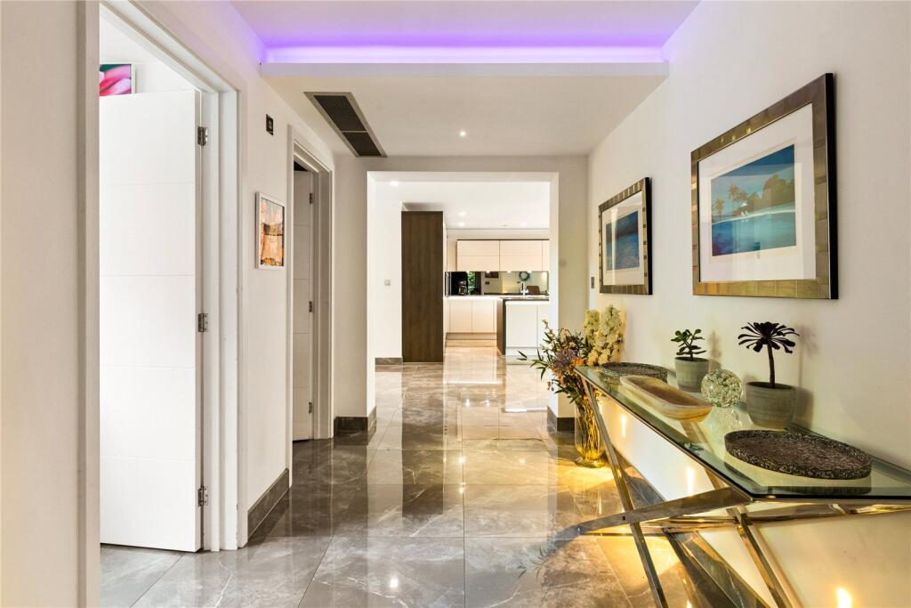 House in Surrey Heath, Surrey - View 2