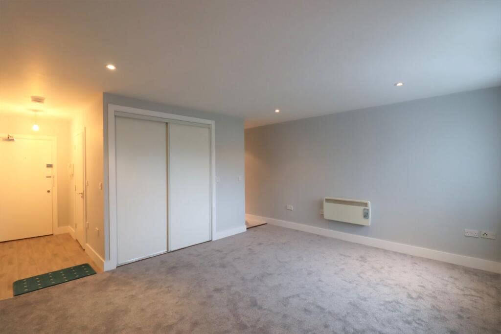 Apartment in Cardiff, Windsor Quay, Grangetown - View 4