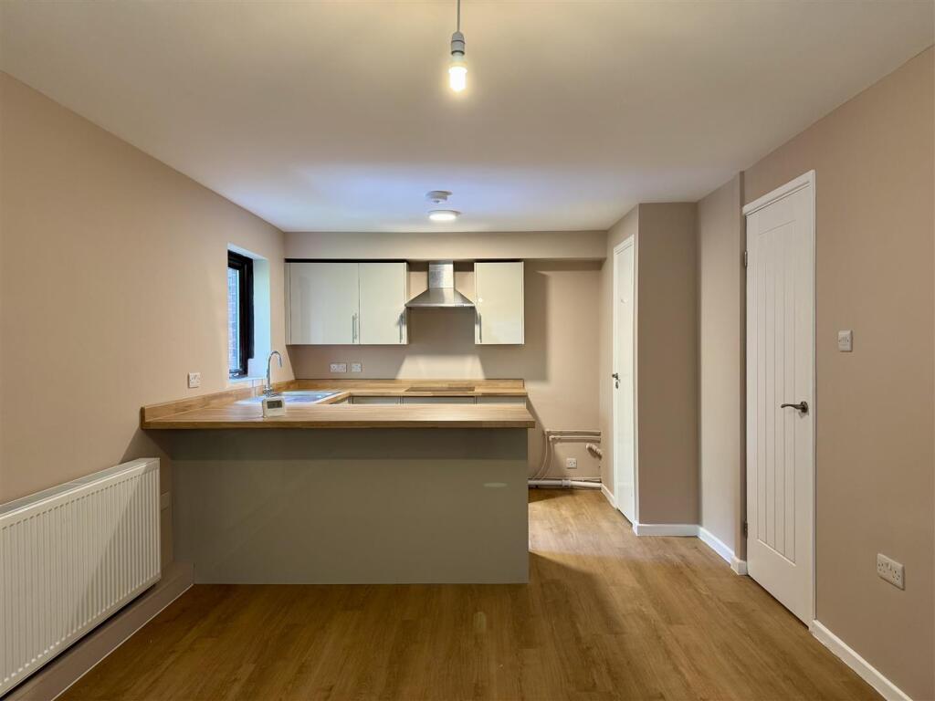 Sanders Road, Bromsgrove photo 3