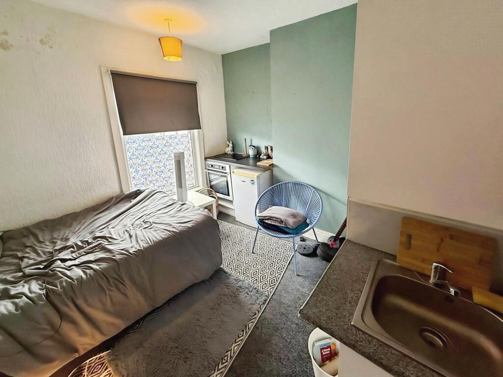 House in Coventry, Stoke Aldermoor - More