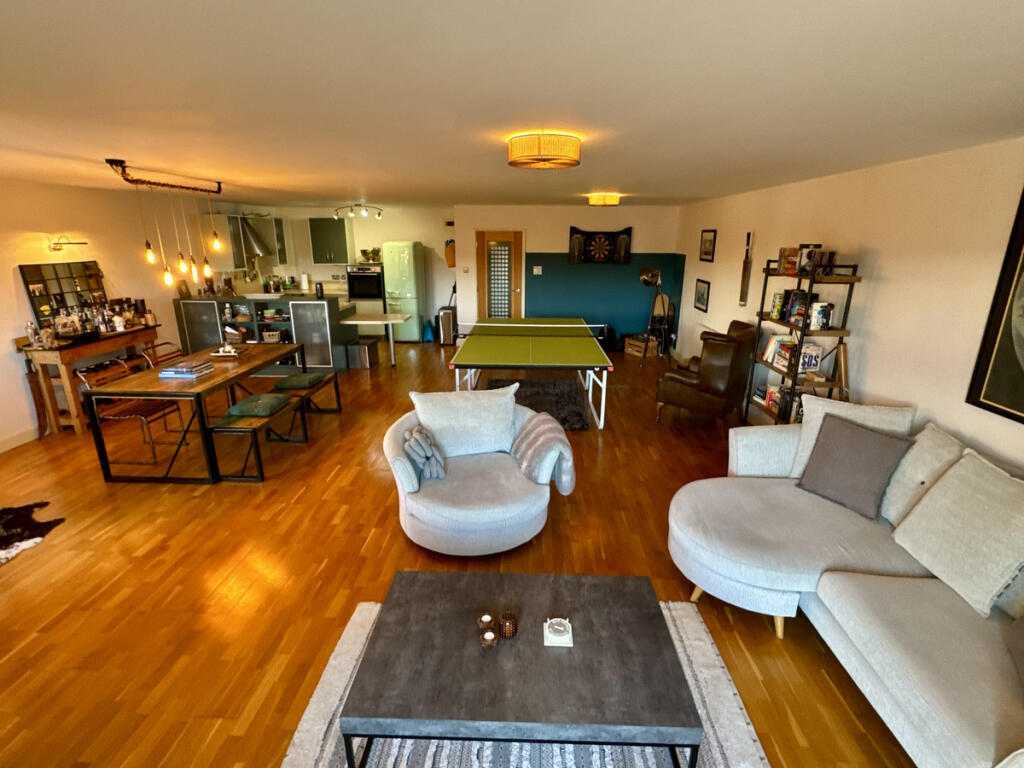 Apartment in Cardiff, Henke Court, Butetown - View 5