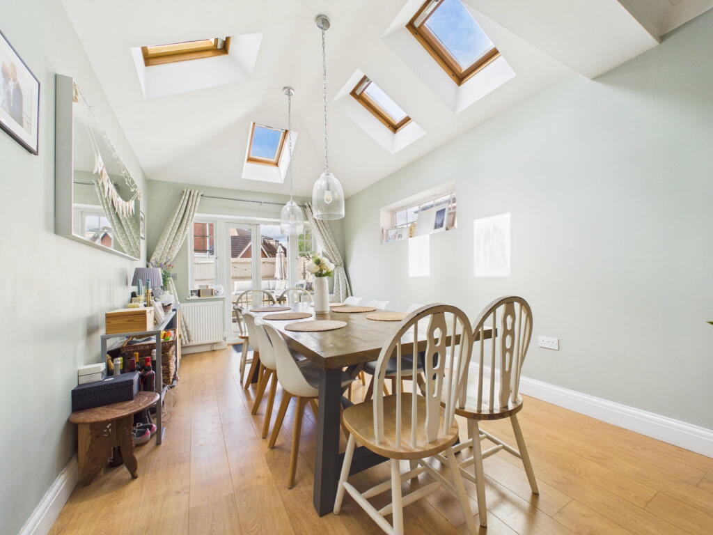 House in Slough - View 4