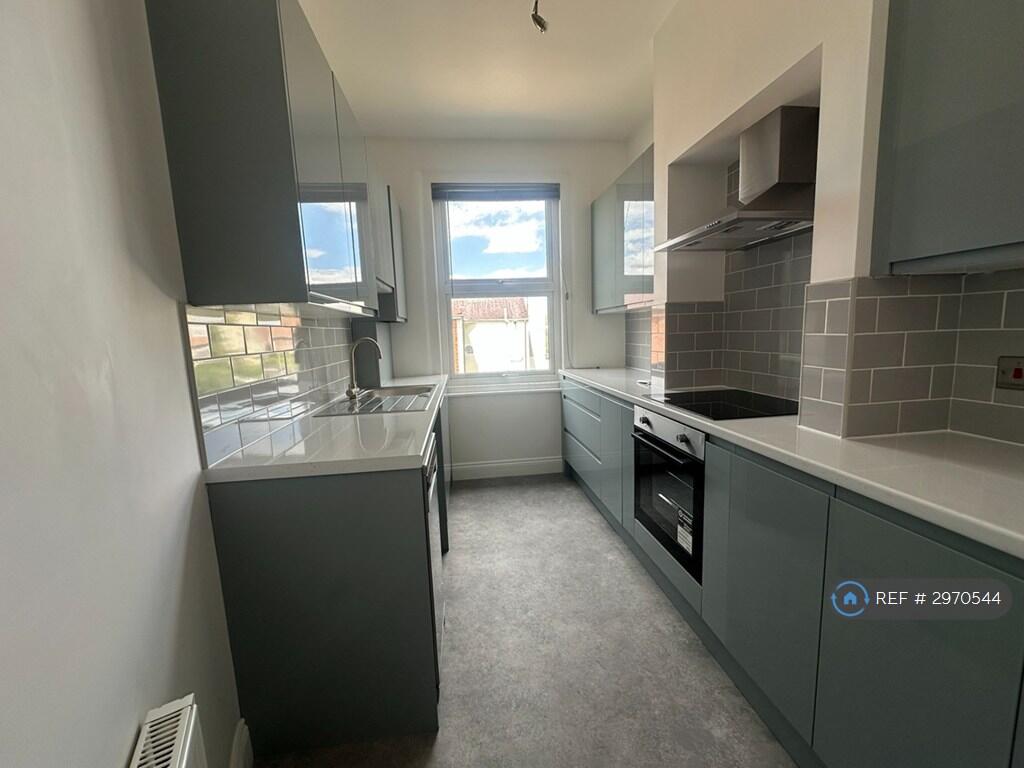 Apartment in Portsmouth - View 4