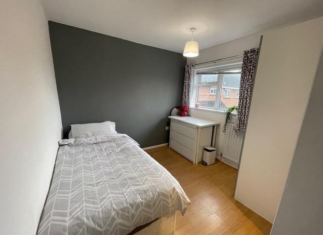 Main image of property: En-Suite Bedroom, Buckingham Road, OX26