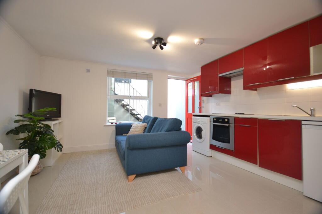 Apartment in Chichester, St James's - View 4