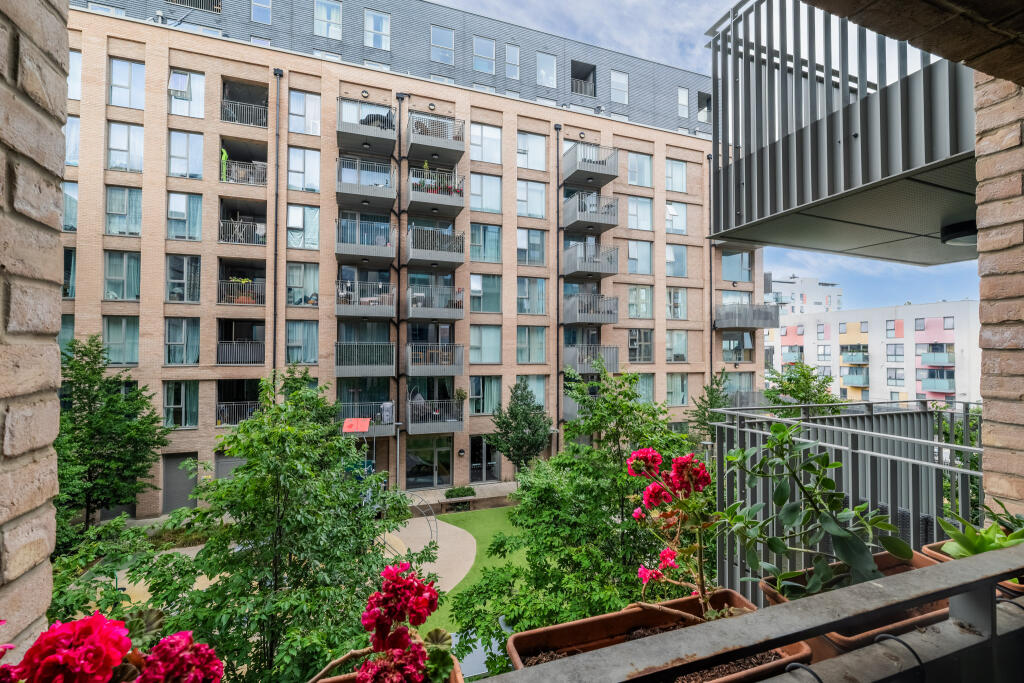 Main image of property: Thomas Road, London, E14