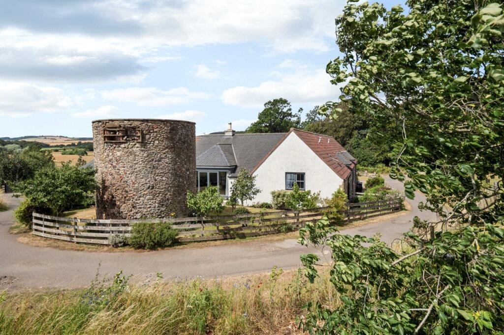 Main image of property: The Granary, 2 Kinloch Stables, Kinloch Farm, Ladybank, Cupar, Fife, KY15