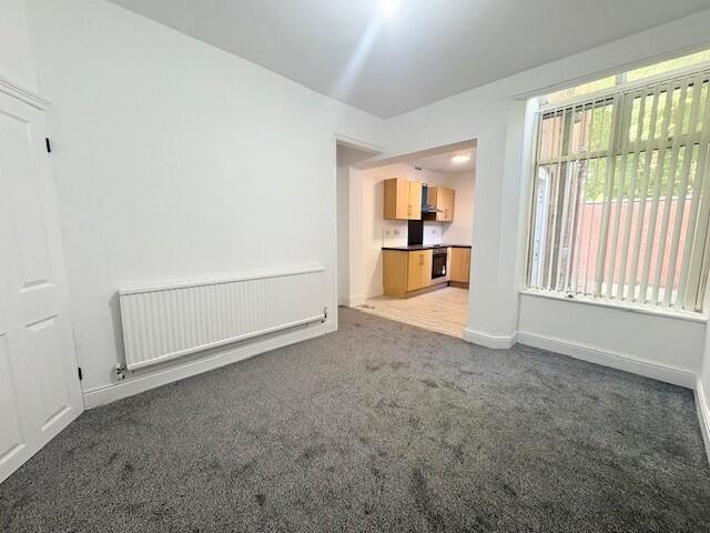 Bury Road, BL2 photo 4