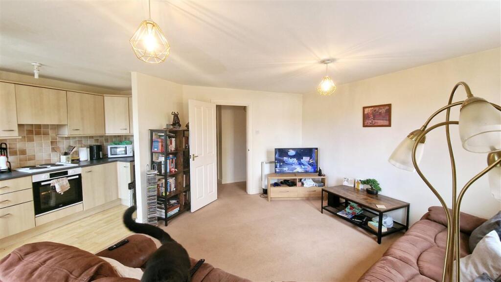 Lyndale Court, Winsford photo 3