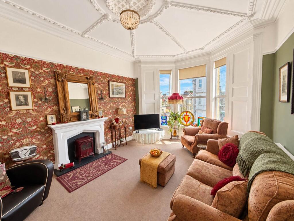 Apartment in Bristol - View 3