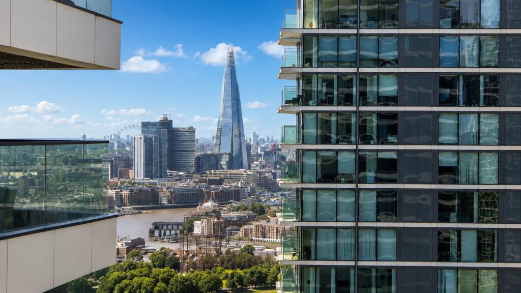 Main image of property: Wardian, Canary Wharf  E14