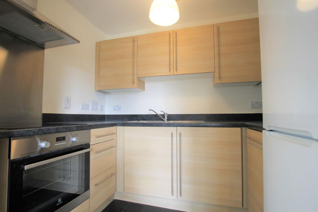 Apartment in Milton Keynes - View 4
