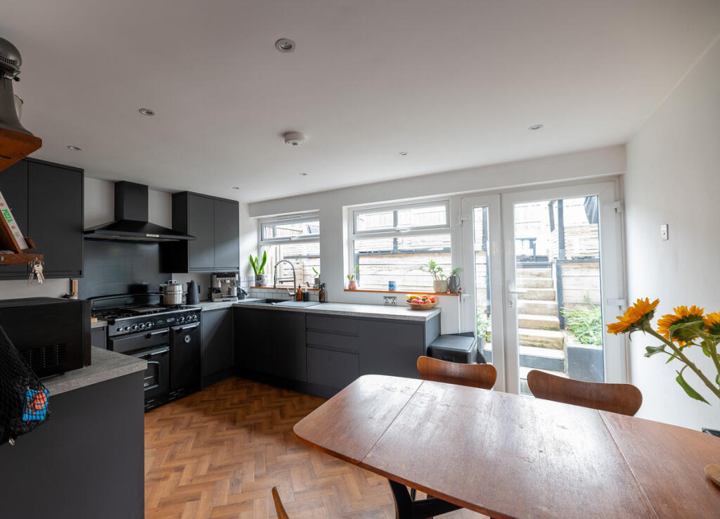 Apartment in Southend-on-Sea, Leigh-on-Sea - More