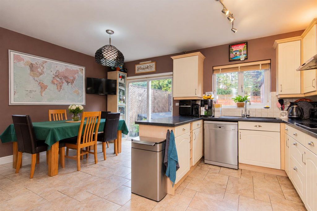 House in Northampton - View 4