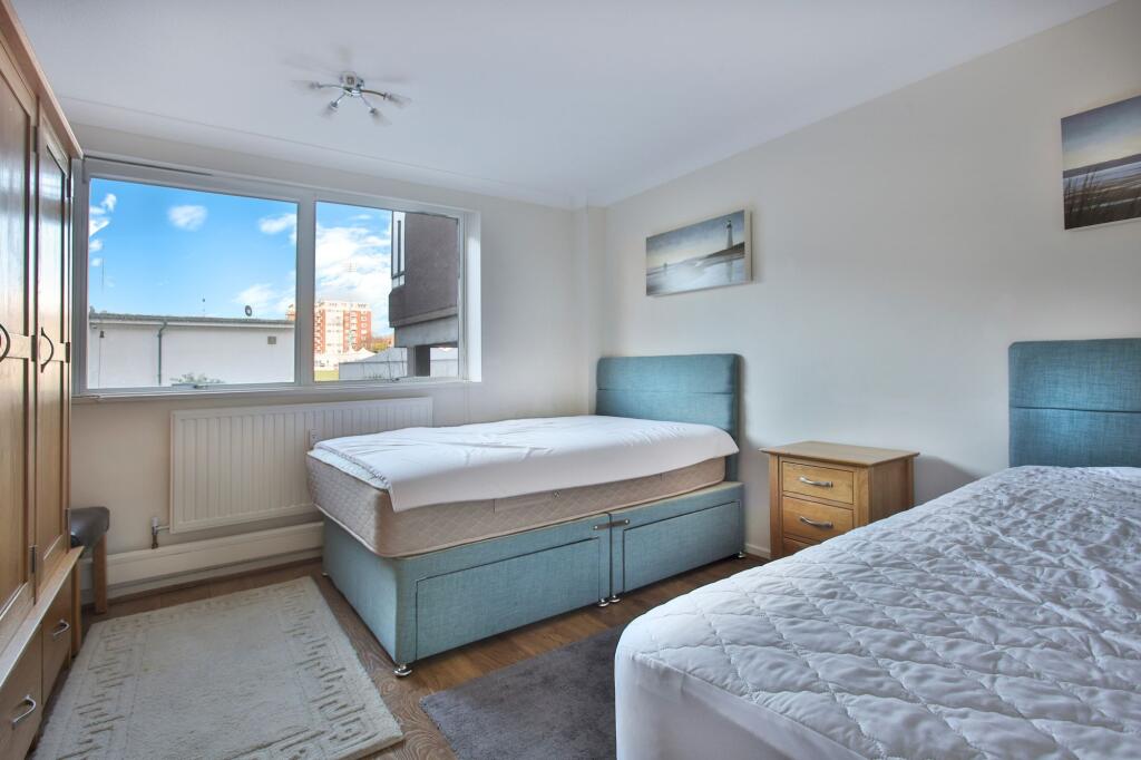 Apartment in Brighton - View 5