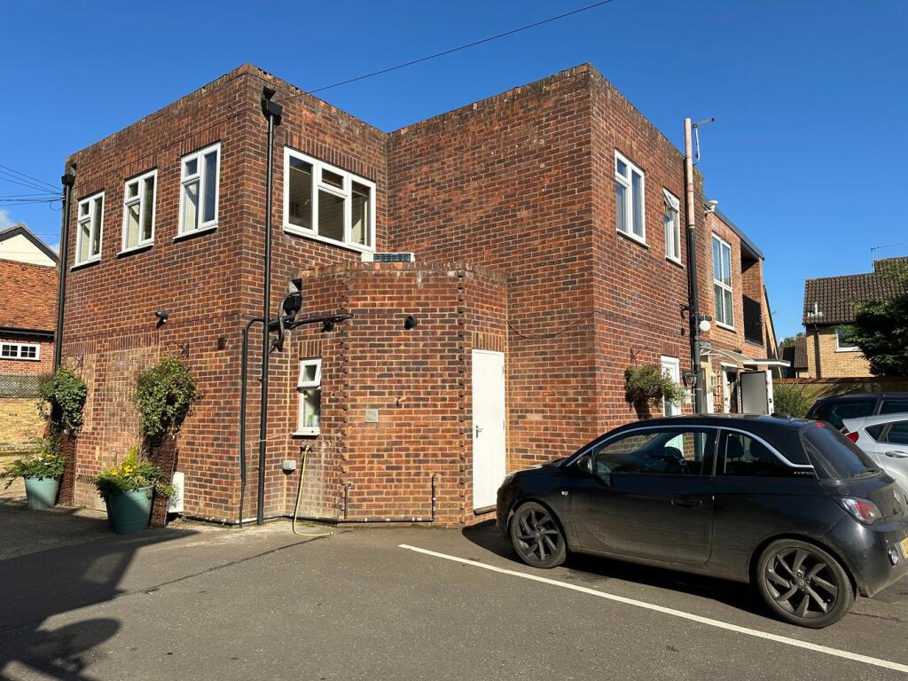Main image of property: Rear of 33 High Street, Bovingdon, HP3