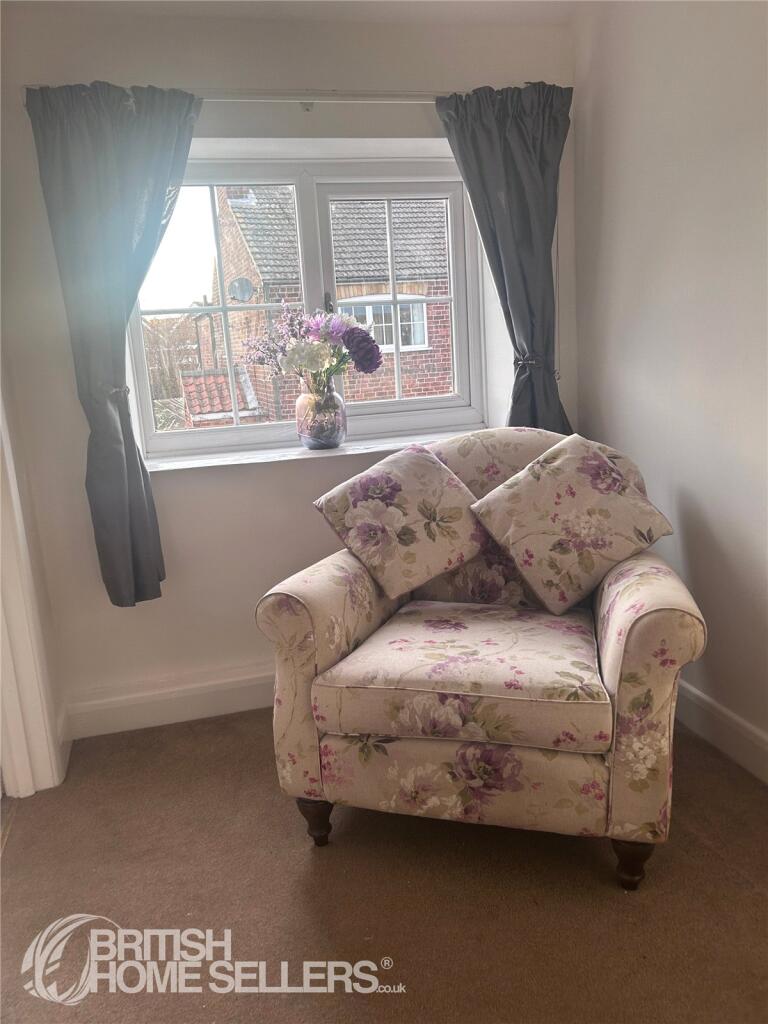 House in West Lindsey, Keelby - More
