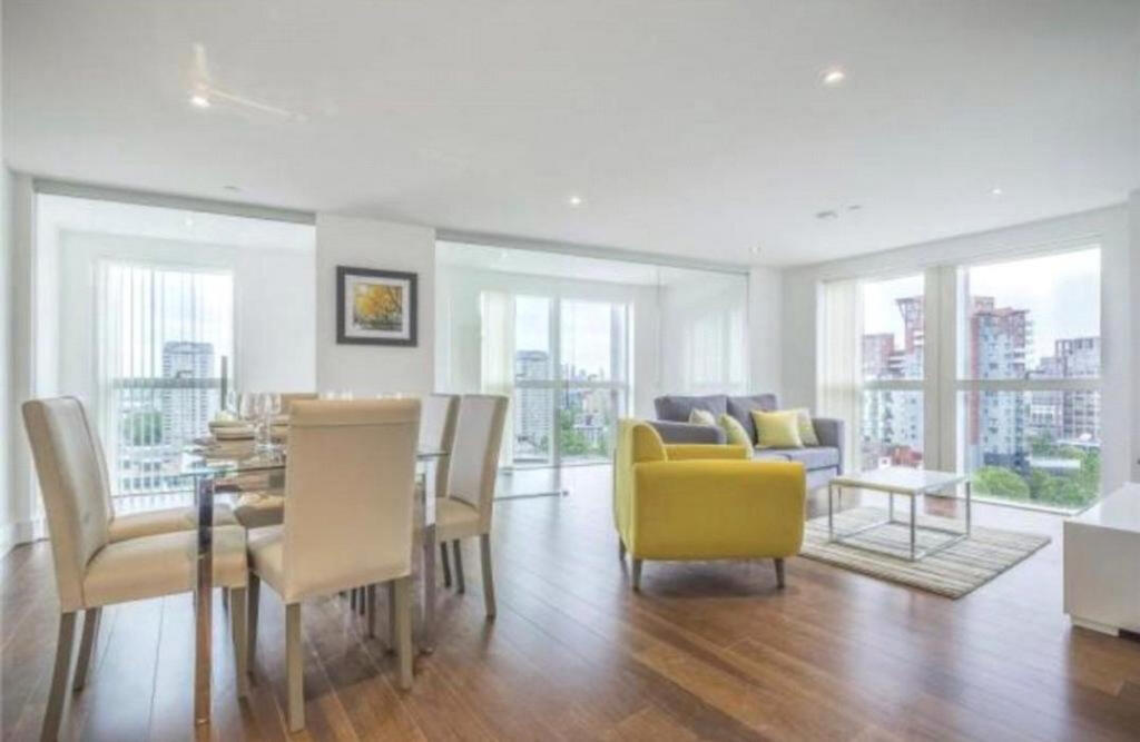 Main image of property: Talisman Tower, Canary Wharf, E14