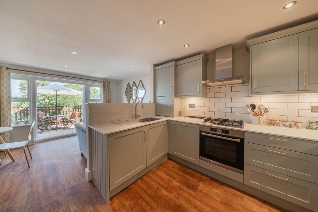 Wellswood, Haywards Heath, RH16 photo 4