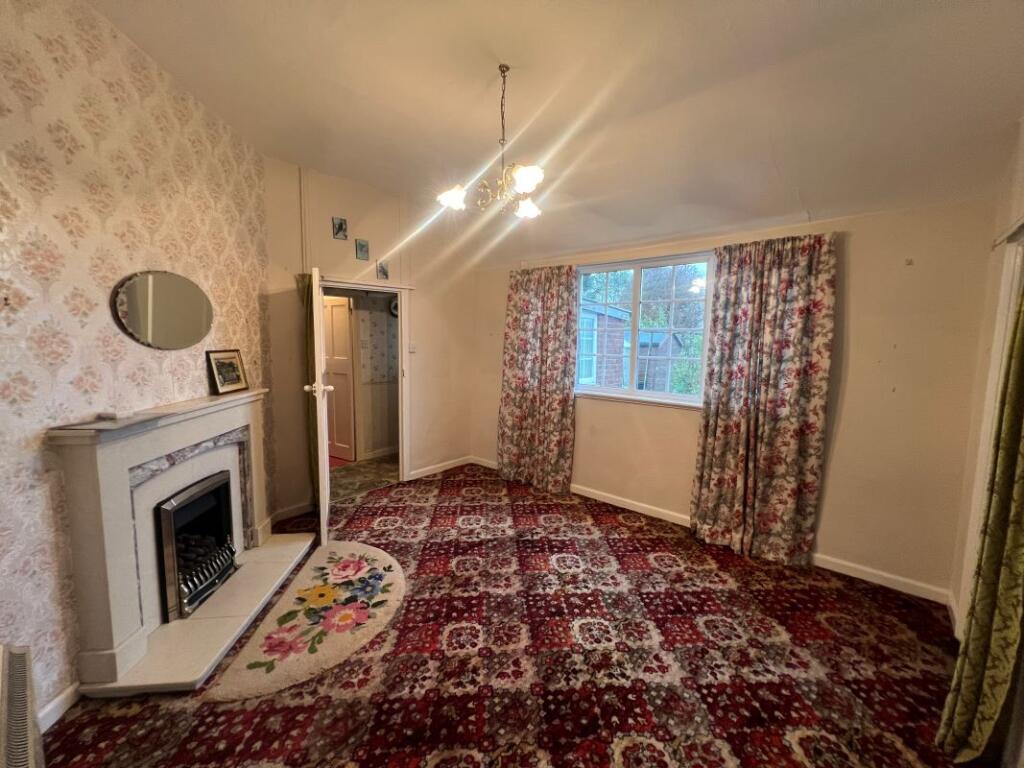 House in Stoke-on-Trent - More