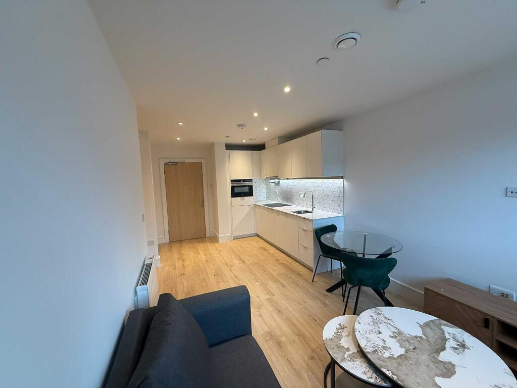 Apartment in London - More
