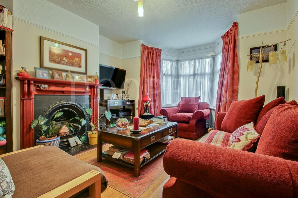 Alder Grove, London, NW2 photo 3