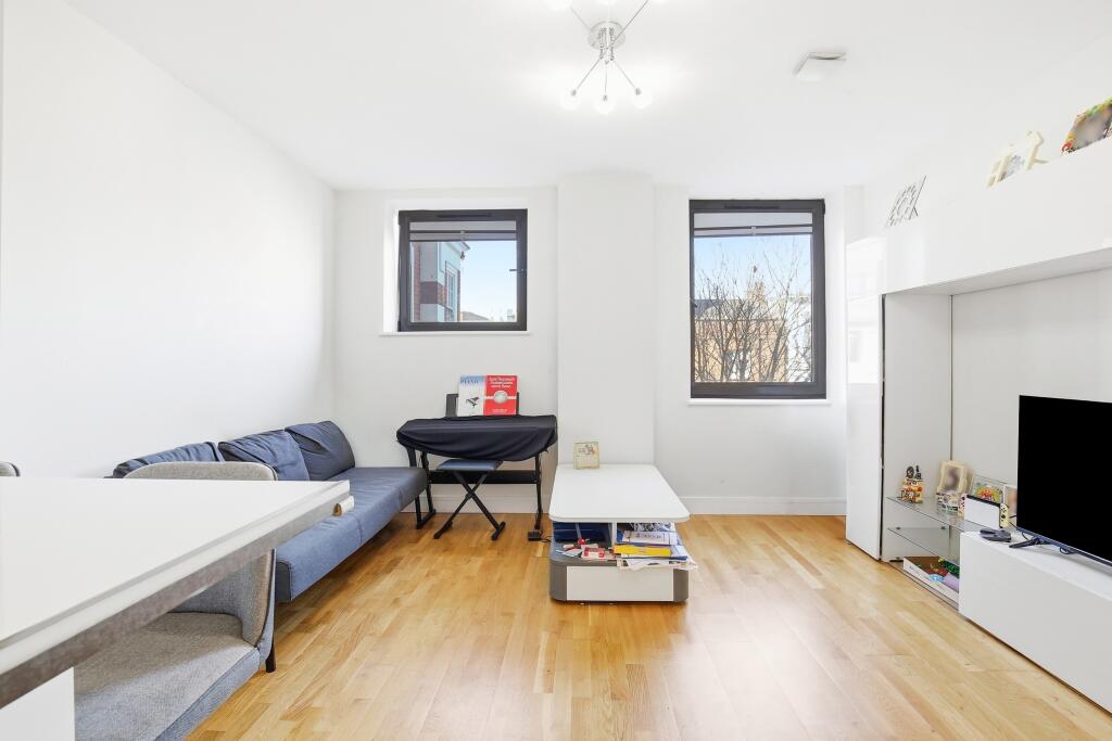 Main image of property: High Street, Sutton, SM1