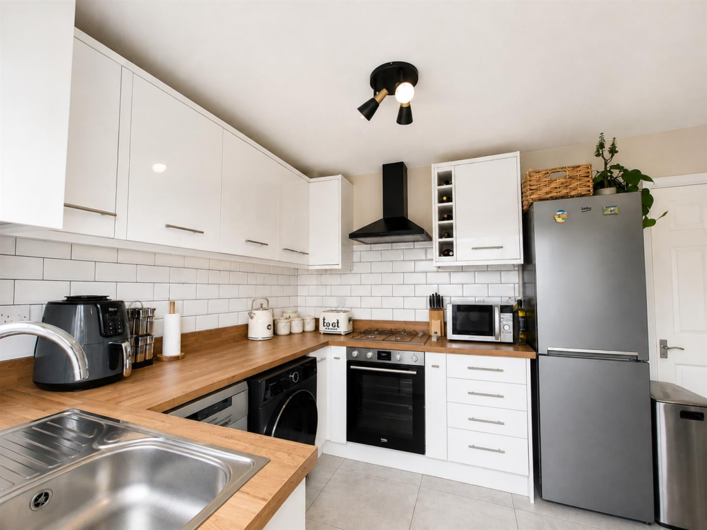 House in Dacorum, Hemel Hempstead - More
