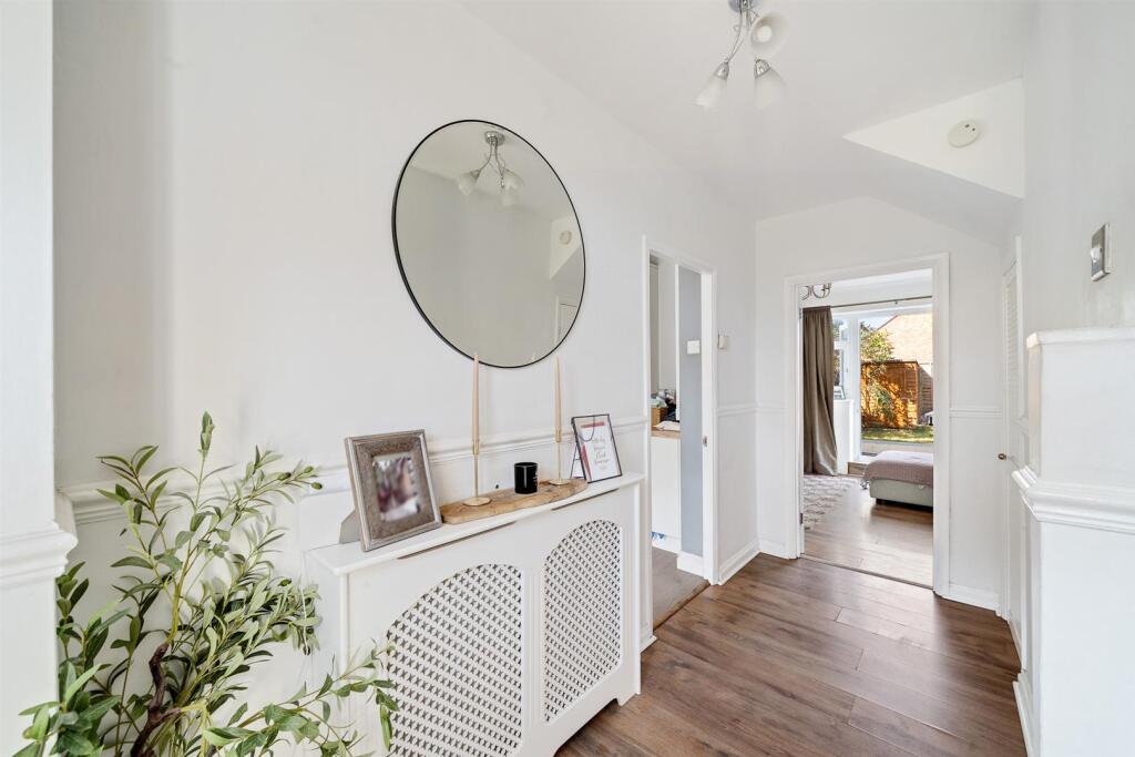 Apartment in London - View 3
