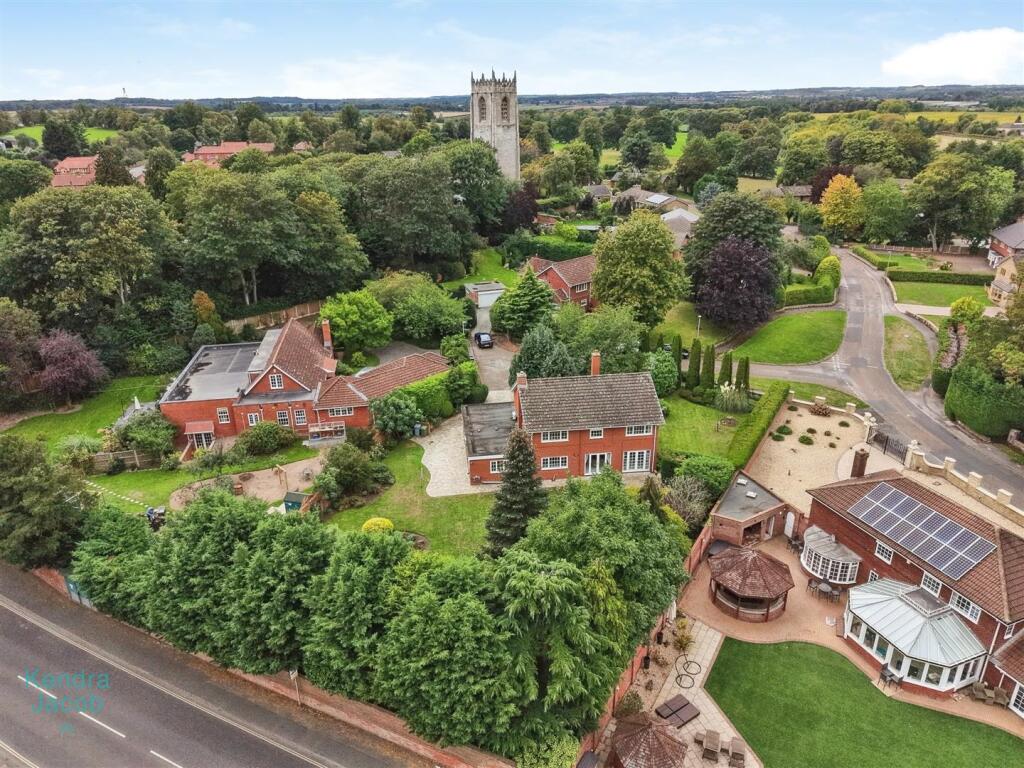 House in Worksop, Blyth - View 2