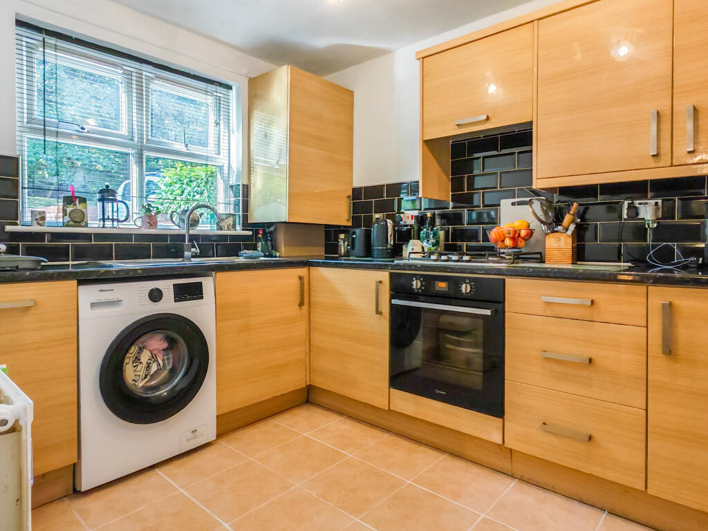 Apartment in Tameside, Greater Manchester - View 5